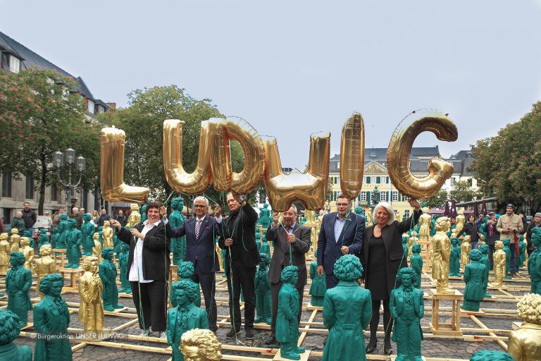 UNSER-LUDWIG_Eröffnung-der-Installation